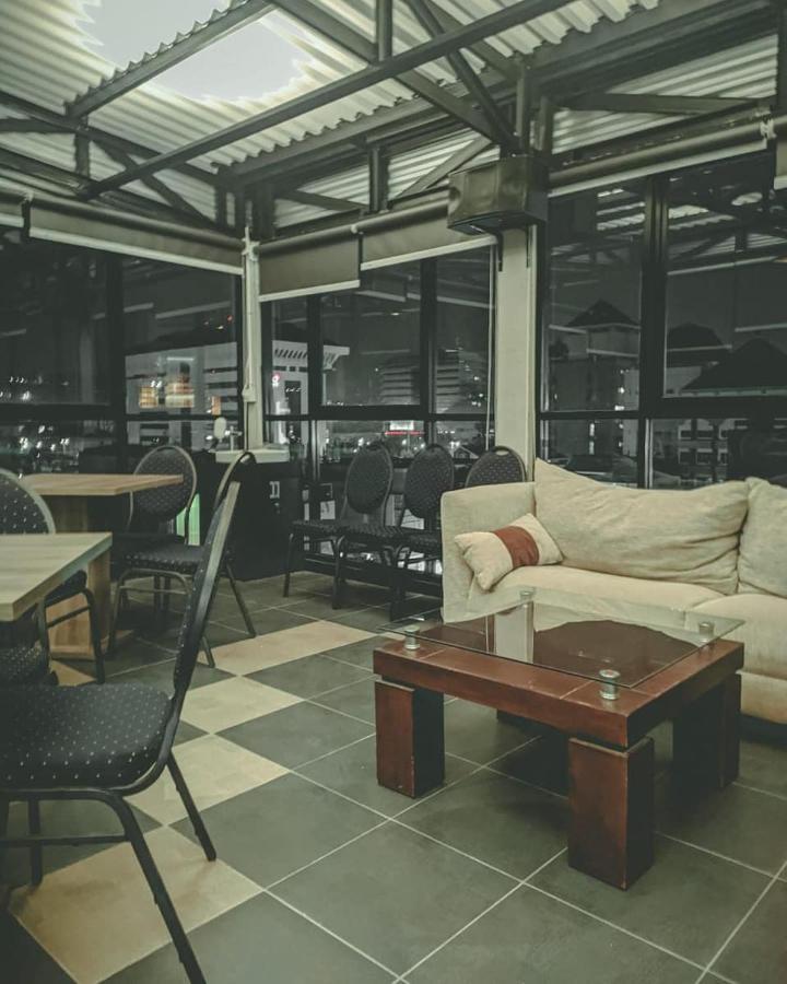 Aruuman Hotel Simpanglima Semarang Ngoại thất bức ảnh