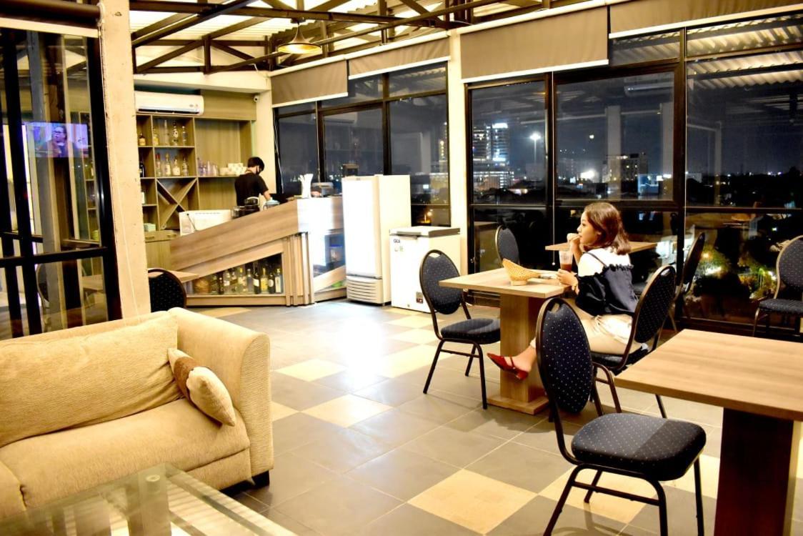 Aruuman Hotel Simpanglima Semarang Ngoại thất bức ảnh